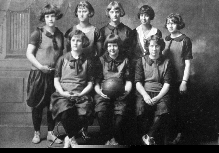 1924 Girls Basketball Team